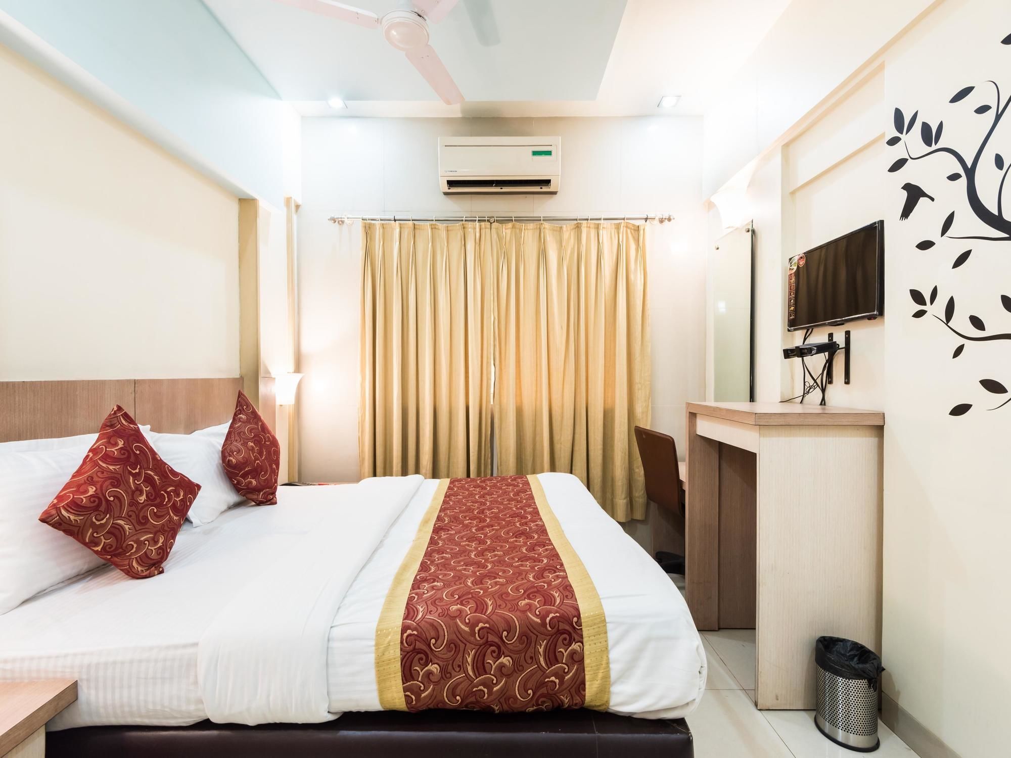 Oyo 1781 Hotel Panchratna Panvel Extérieur photo