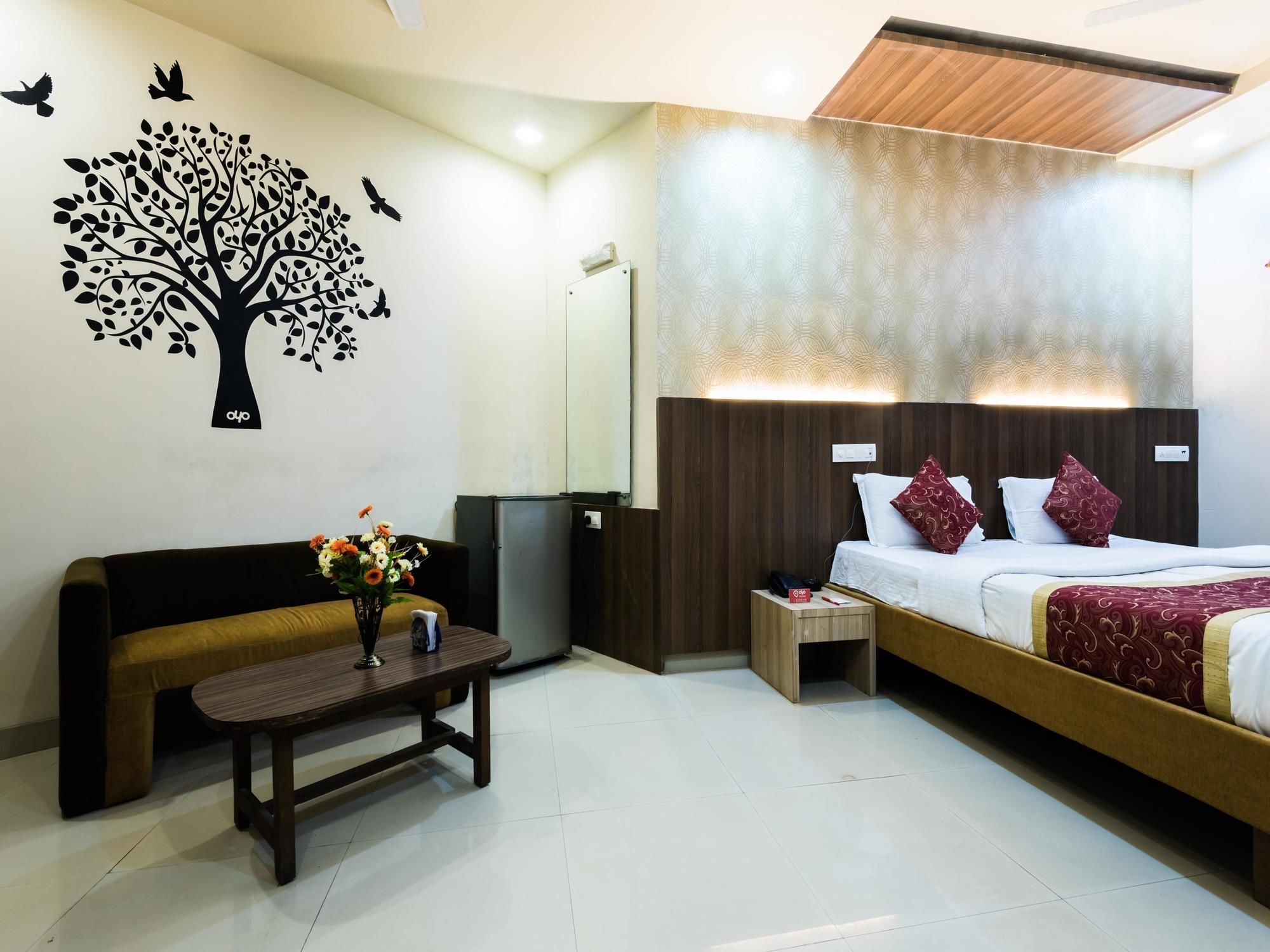 Oyo 1781 Hotel Panchratna Panvel Extérieur photo